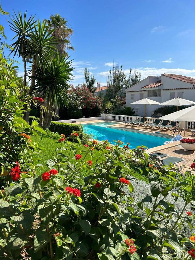 Location de vacances pour 7 personnes, avec jardin ainsi que vue et piscine à Son Parc - 4