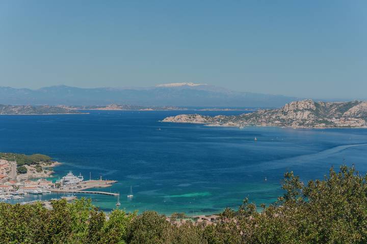 Entire apartment, Apartment 'L'incanto' with Sea View, Wi-Fi and Air Conditioning in Palau (town), Palau (Sardinia)
