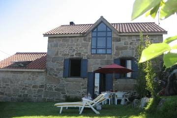 Casa rural para 8 personas, con balcón y jardín en Muros (Galicia)