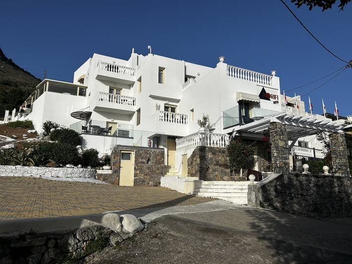 Vakantieappartement voor 8 personen, with uitzicht op zee and uitzicht as well as tuin and terras in Koutouloufari