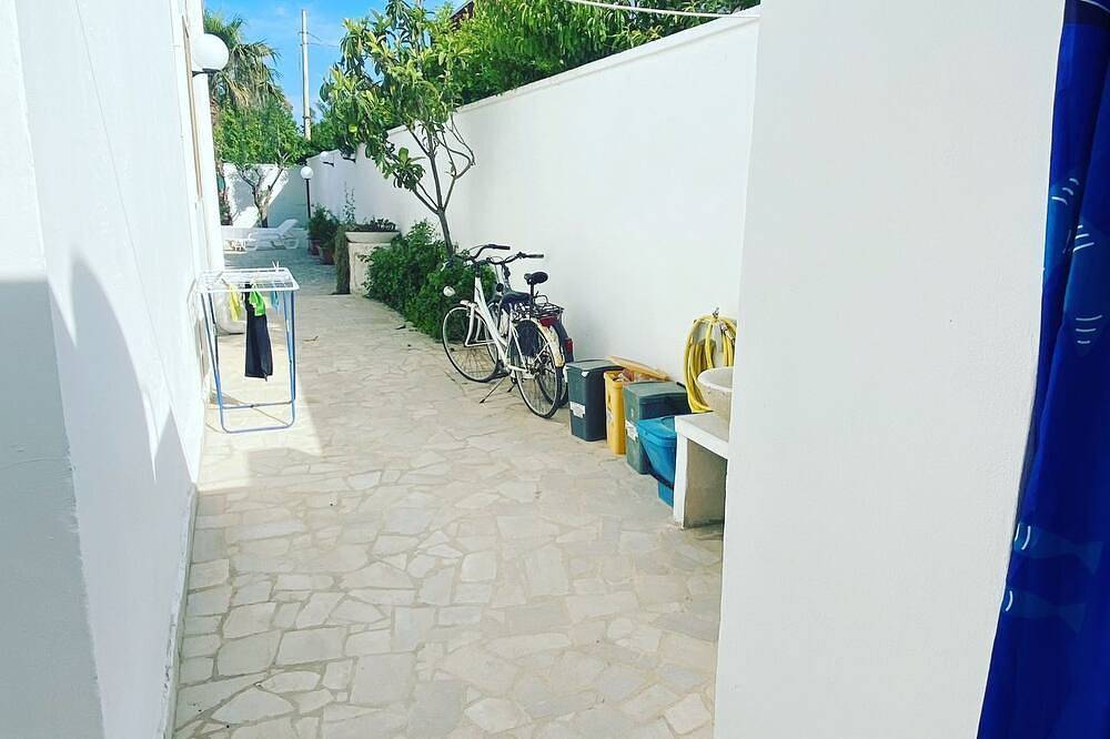 Villa 5 mt from beach. Location in a totally peaceful situation in Casalabate, Provincie Lecce