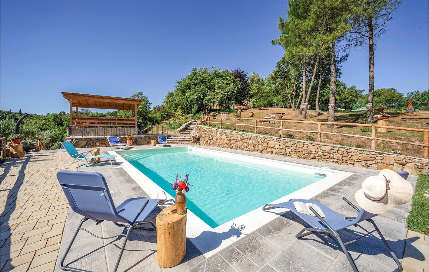 120m² Appartement met Zwembad & Parkeerplaats in Monte San Savino, Chianti