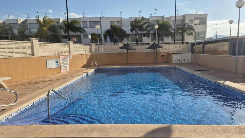 Apartamento para 11 personas, con terraza además de piscina y vistas, Se admiten mascotas en Daimuz