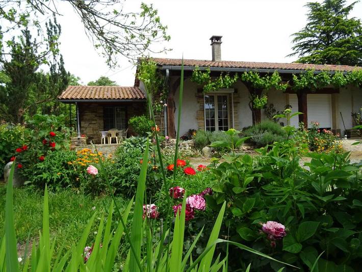 Gîte pour 4 personnes, avec jardin à Bégole