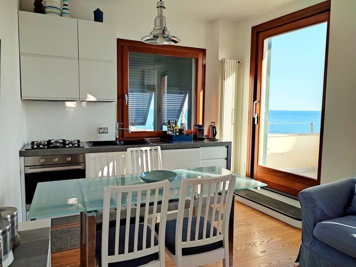 Ferienwohnung für 4 Personen, mit Balkon und Terrasse sowie Garten in Imperia - 3