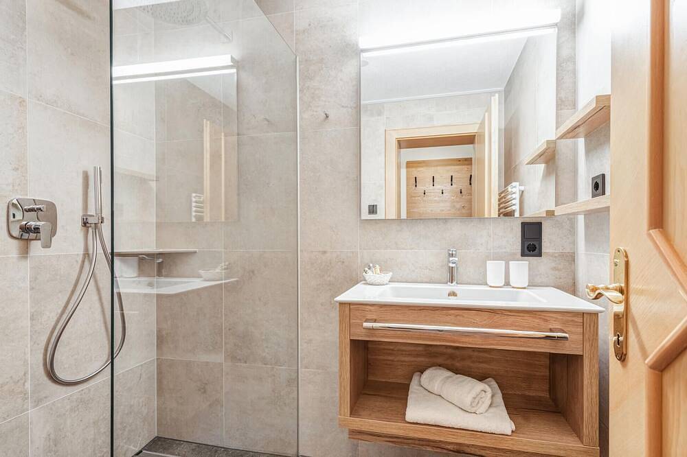 Ganze Wohnung, Stilvolle Ferienwohnung in Lechtaler Alpen, Sankt Anton am Arlberg