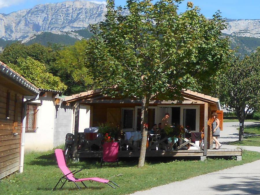 Camping Municipal de Justin - Chalet 4 personas - Chalet Detente Pmr max 4 personas in Die, Parc naturel régional du Vercors
