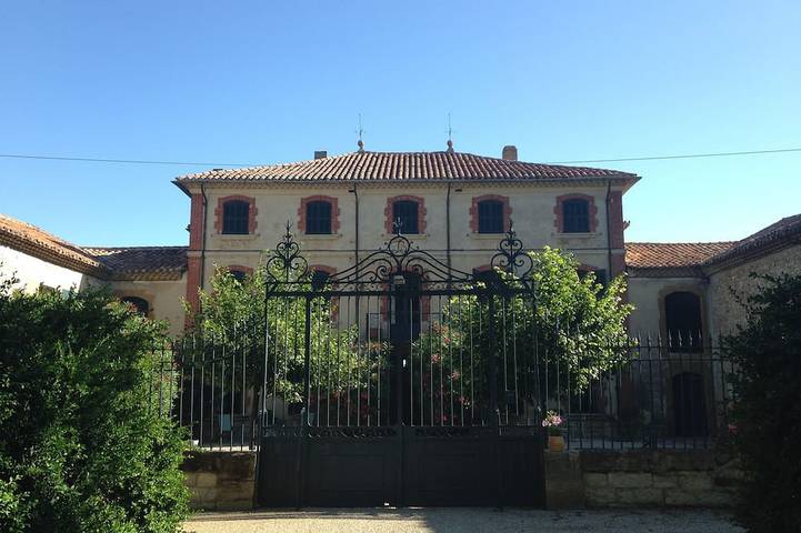 House - Vaucluse - Provence - Castle with wooded park in Séguret, Vaucluse