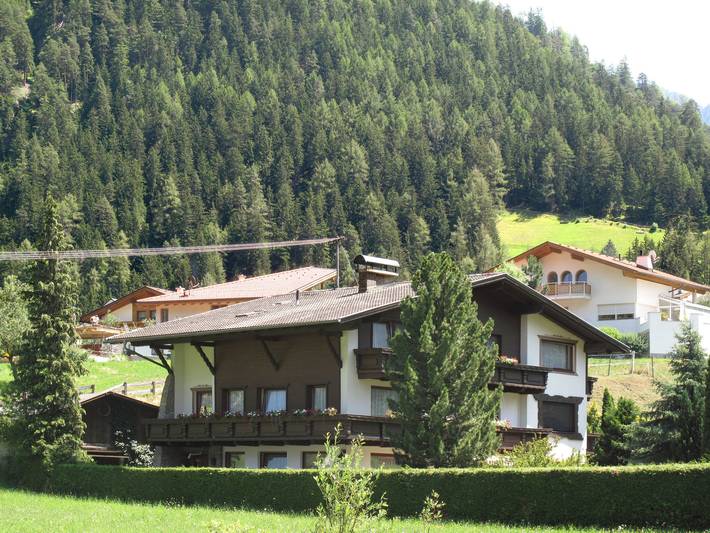 Ferienwohnung für 8 Personen, mit Balkon und Garten in Pfunds