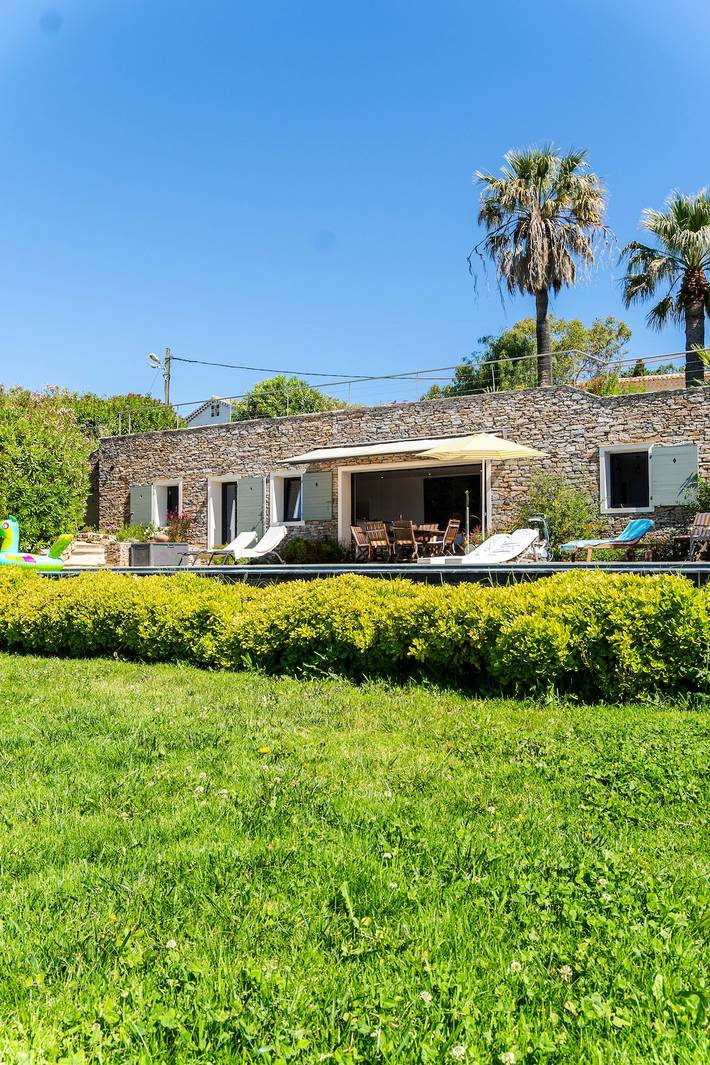 Ferienhaus für 6 Personen, mit Terrasse und Garten in Toulon - 2