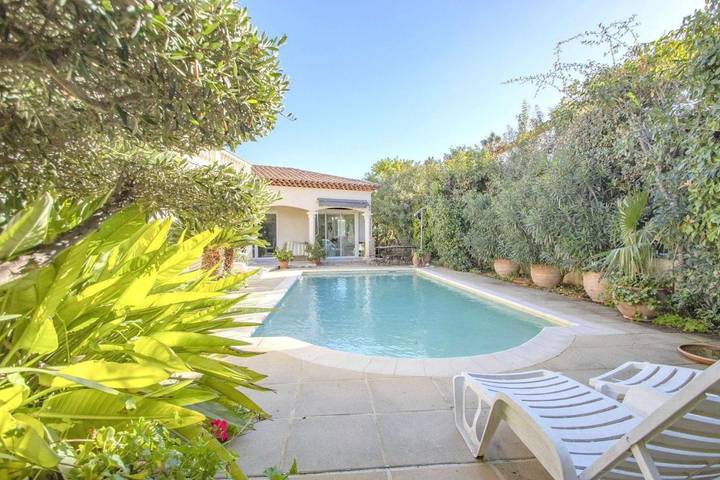 Location de vacances pour 6 personnes, avec jardin ainsi que terrasse et piscine dans Plage Coupereau - 2