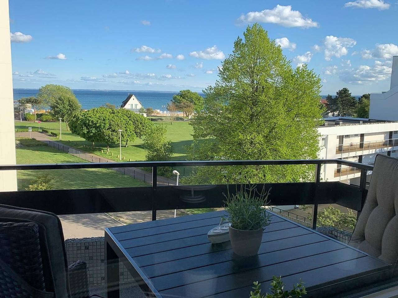 Ganze Wohnung, Ferienwohnung Prinzenhof Whg. 21: Balkon & Meerblick, 90 m zum Strand in Grömitz, Ostholstein