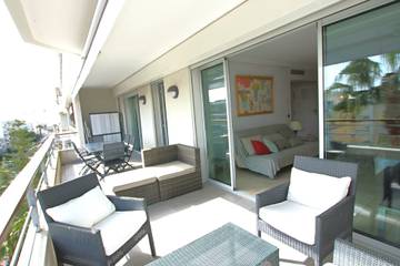 Gîte pour 4 personnes, avec terrasse dans Jardins des Hespérides
