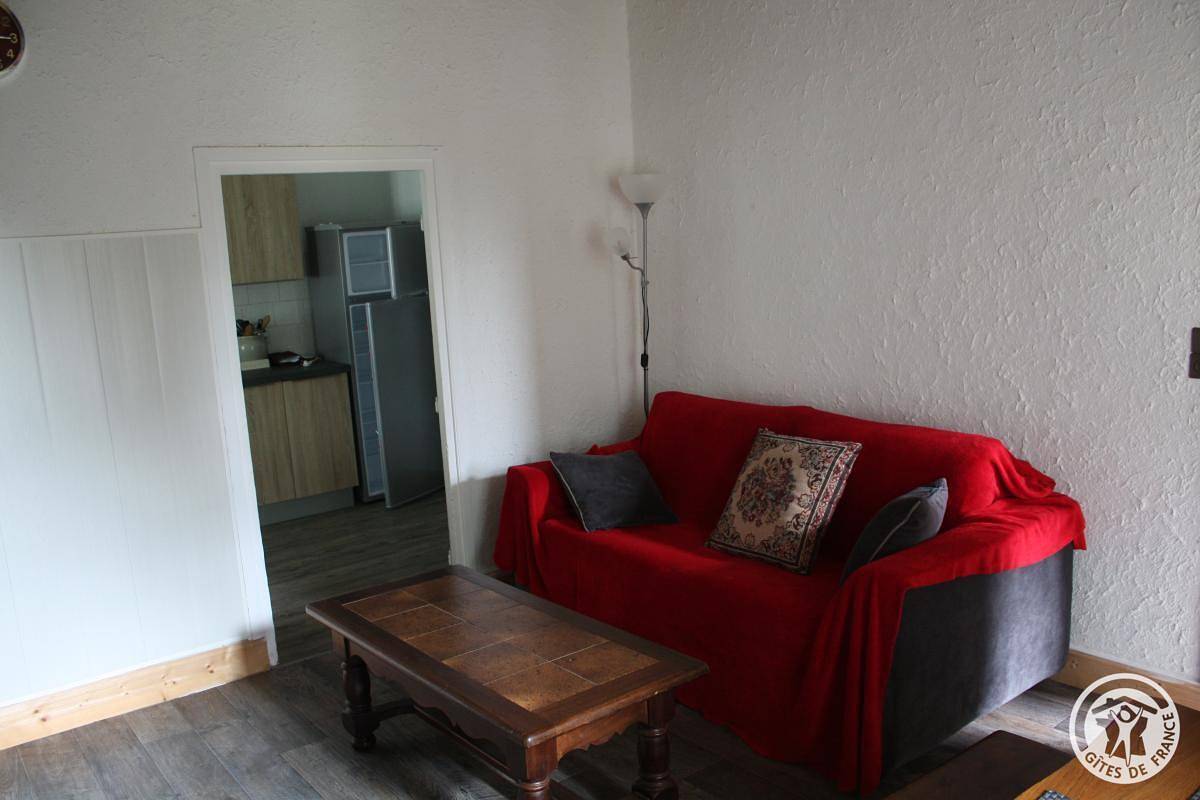 90m² Gite with Parking, TV, Pool & Garden near La Triouzoune in Ussel region