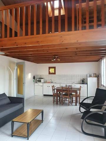 Gîte pour 2 personnes, avec terrasse et vue à Chiroubles