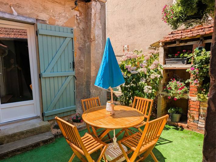 Renoviertes Dorfhaus - 4 Pers. in Saint-Sauveur-en-Puisaye, Auxerre und Umgebung