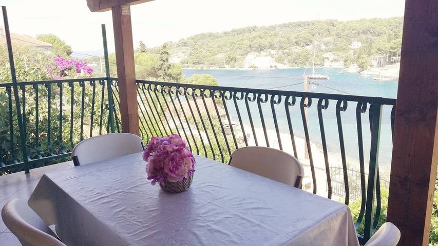 Vakantiewoning voor 4 personen, met terras in Šolta