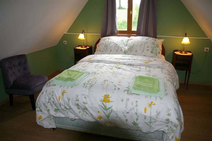 Gîte pour 4 personnes, avec Jardin et Piscine dans Vire Normandie - 2