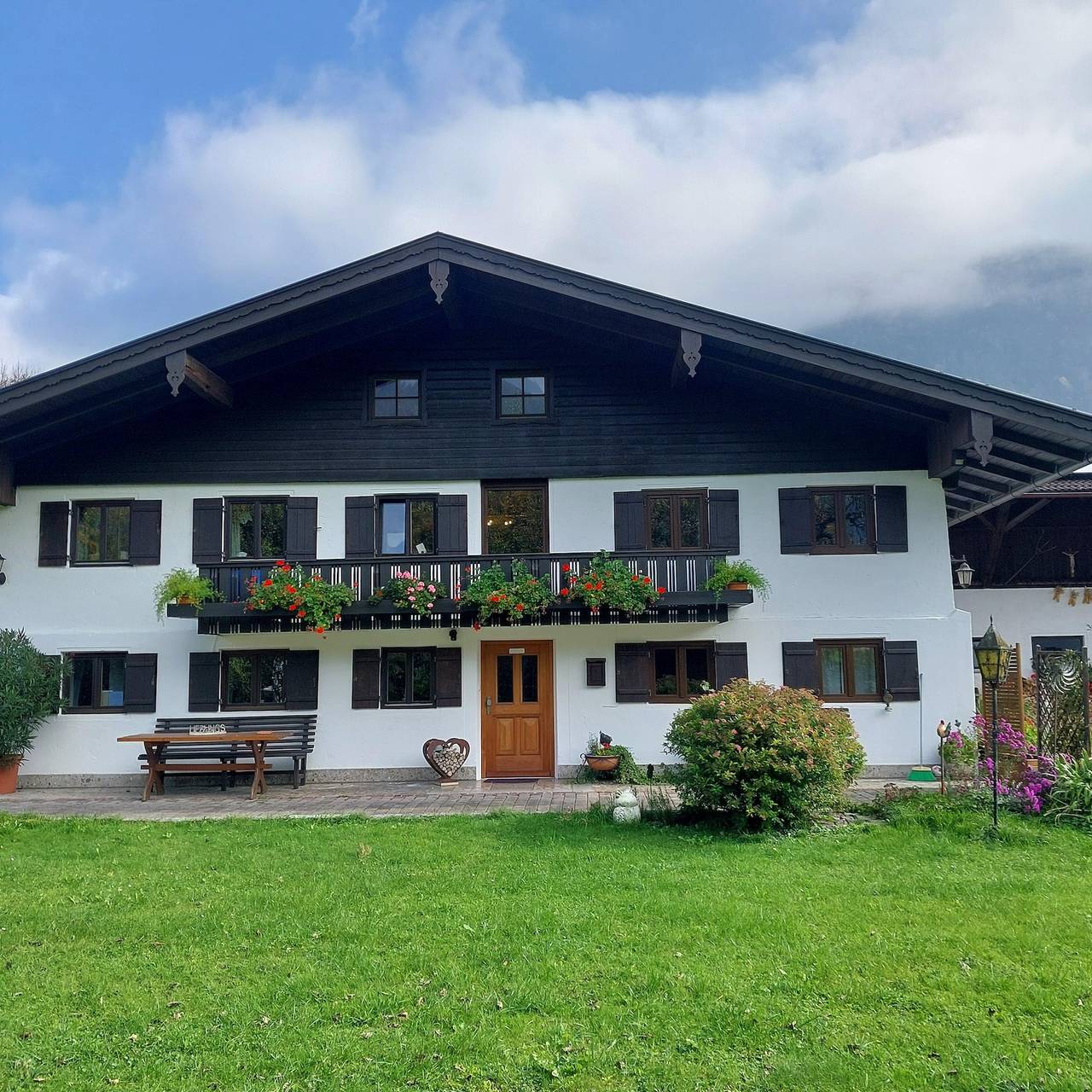 Ganze Ferienwohnung, Ferienwohnung Beim Straßer - Ferienwohnung 97qm für 4 Personen mit Terrasse in Flintsbach am Inn, Bayerische Alpen