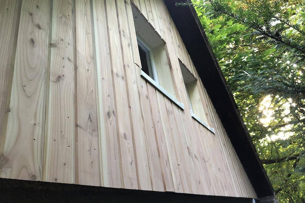 Renovierte Holz-Lehmhütte mit Bestandschutz im Naturschutzgebiet in Böckingen, Heilbronn