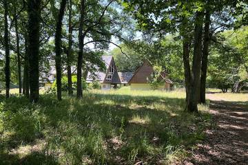 Gîte pour 8 personnes, avec jardin à Marboué
