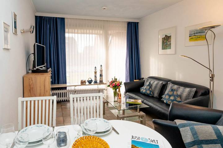 Ganze Wohnung, Ebenerdige  Sonnige   ruhige   Ferienwohnung im Herzen von Wenningstedt-Sylt in Nordfriesische Inseln (Schleswig-Holstein) (Schleswig-Holstein), Wenningstedt