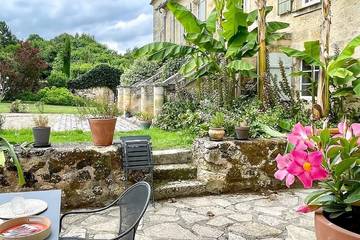 Gîte pour 2 personnes, avec piscine à Grézillac