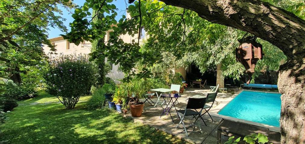Location de vacances pour 2 personnes, avec terrasse et vue ainsi que piscine et jardin à Bizanet - 3