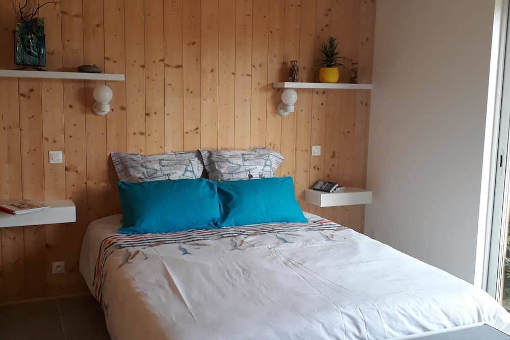 Casa de madera nueva y tranquila Cerca de las playas, Surf Spa Piscina Terraza in Plomeur, Region de Quimper