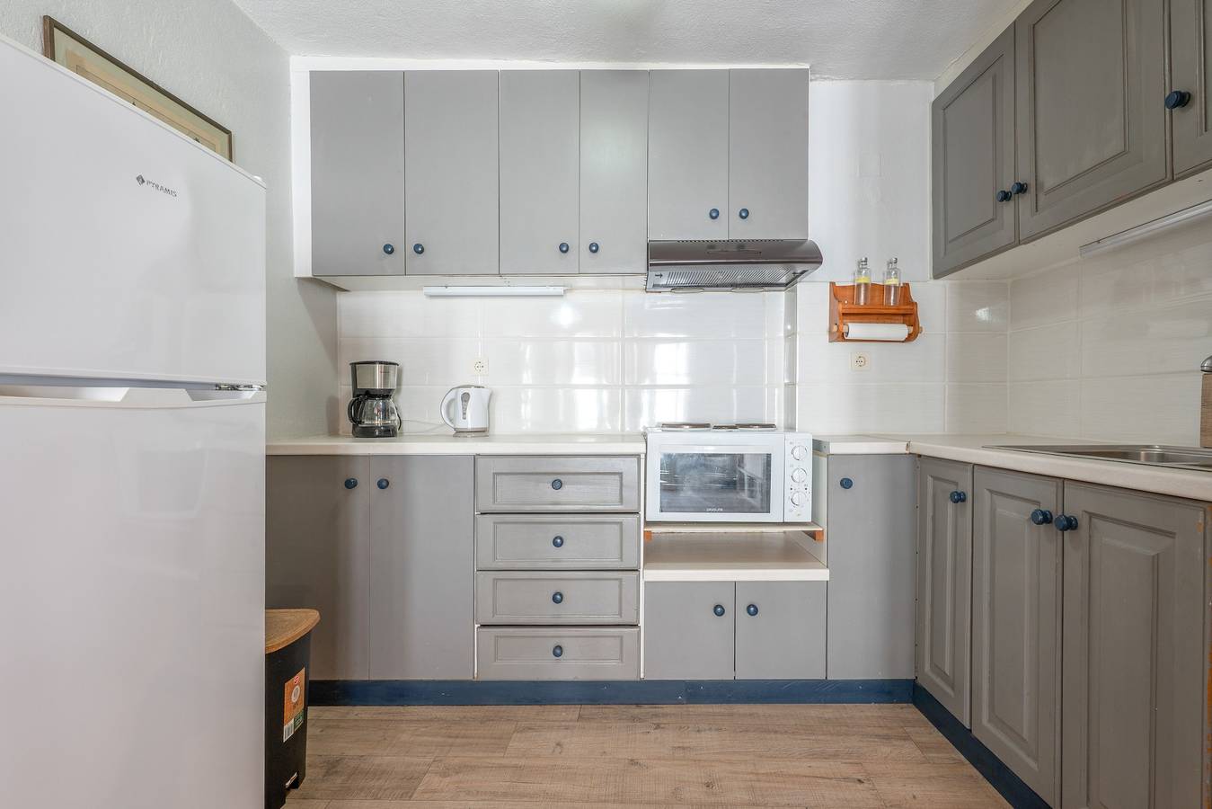 Vakantiewoning "Kallithea Beach" bij strand met balkon & Wi-Fi, foto 6