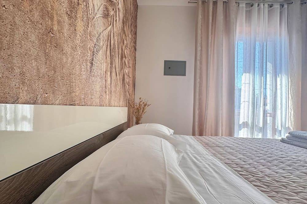 Entire apartment, Gardalake Appartamento in Castelnuovo del Garda, Garda Mountains