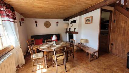 Gîte pour 4 personnes, avec vue, adapté aux familles à Château-Ville-Vieille