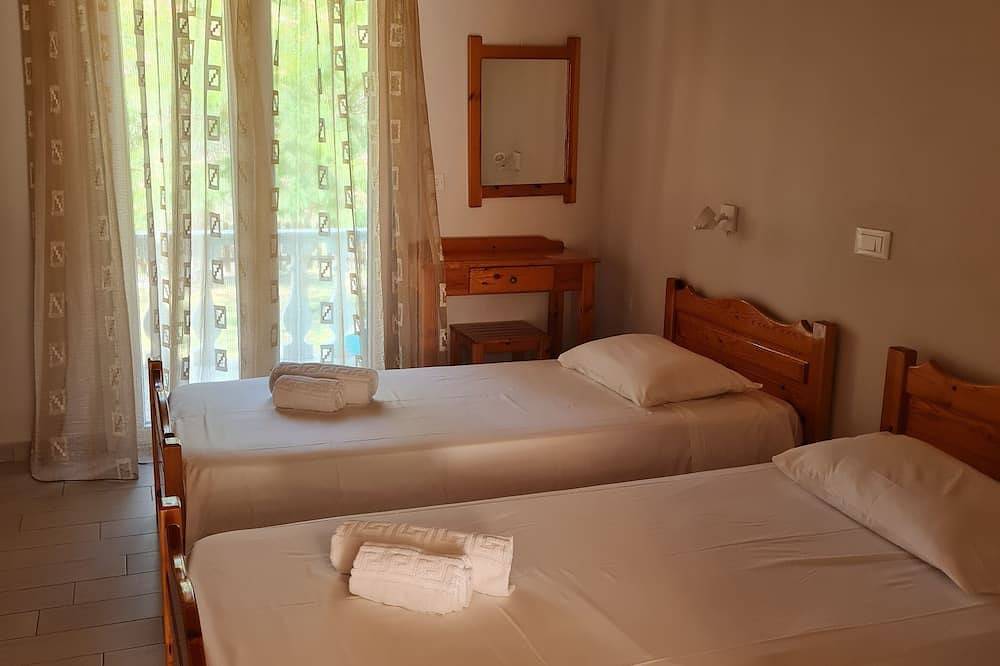 Ein schönes Haus 350 m vom Meer entfernt in Agios Georgios, Korfu