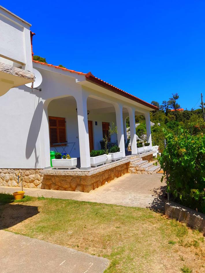 Ferienhaus für 3 Personen, mit Balkon/Terrasse und Ausblick auf Rab - 2
