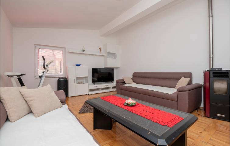 Modernes Apartment mit 2 Schlafzimmern, Pool und Terrasse in der Nähe von Imotski und dem Modro Jezero in Imotski, Makarska Riviera