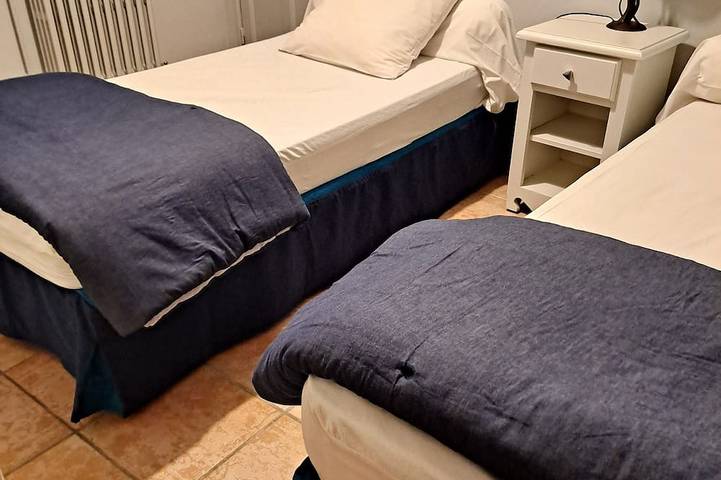 Gîte pour 5 personnes, avec piscine et jacuzzi ainsi que jardin et terrasse à Eyguières - 3