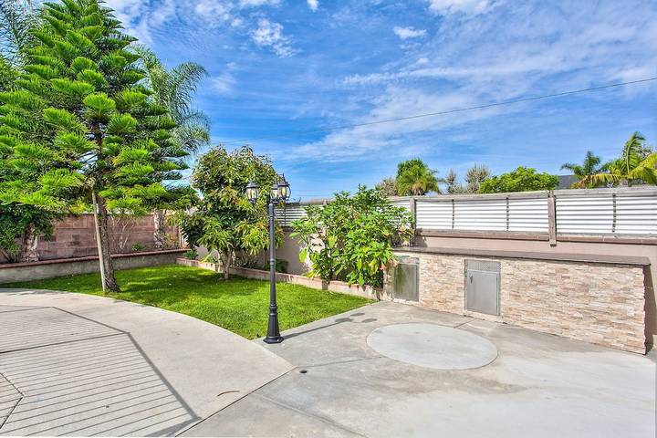 Holiday rental for 15 people, with hot tub and garden in California