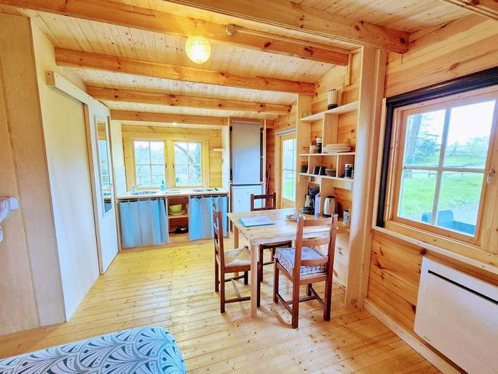Gîte pour 2 personnes, avec jardin dans Rochetrejoux - 3