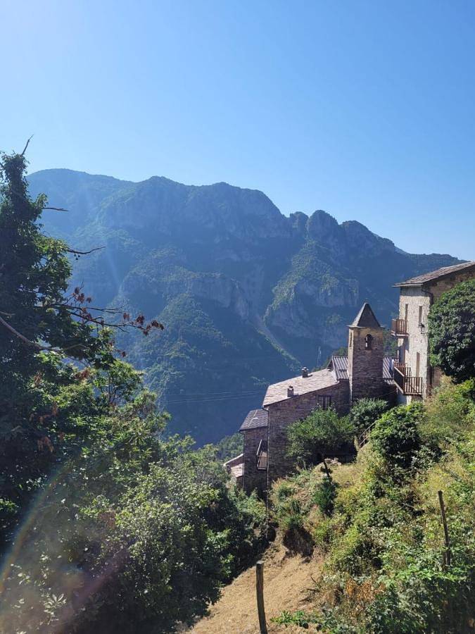 Gîte pour 10 personnes, avec sauna ainsi que vue et balcon à Fontan - 2