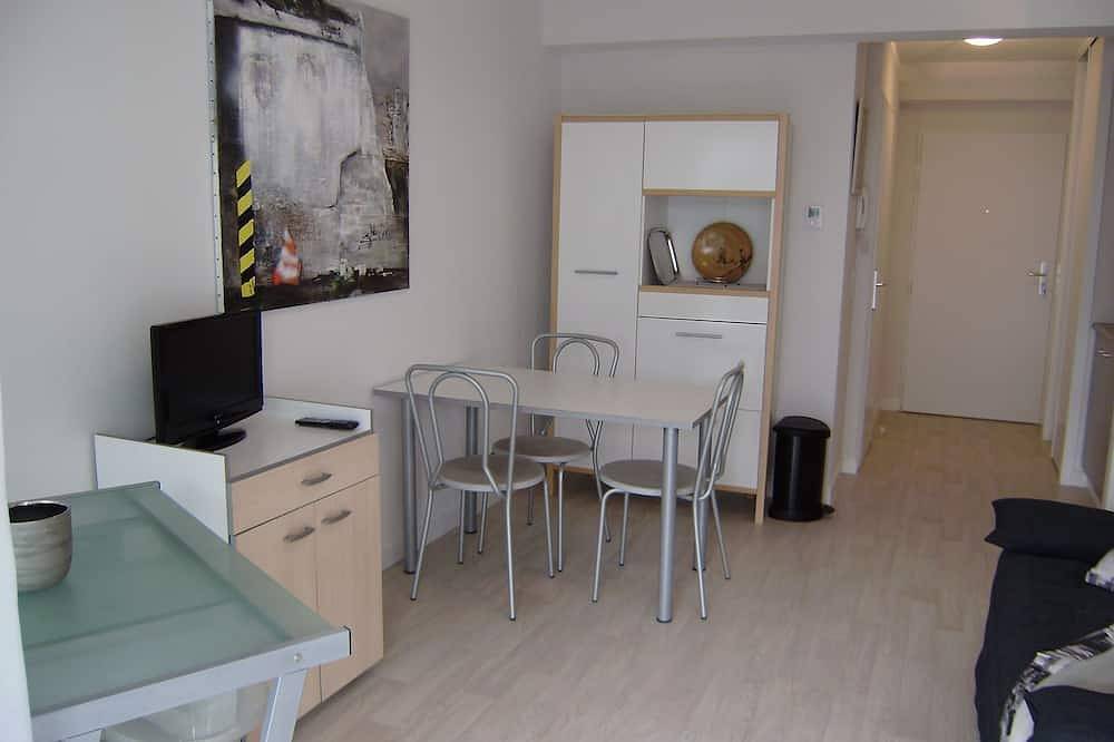 Apartamento entero, Studio + Terrace 8 m² So center Anglet - plages in Anglet, Region de Bayona