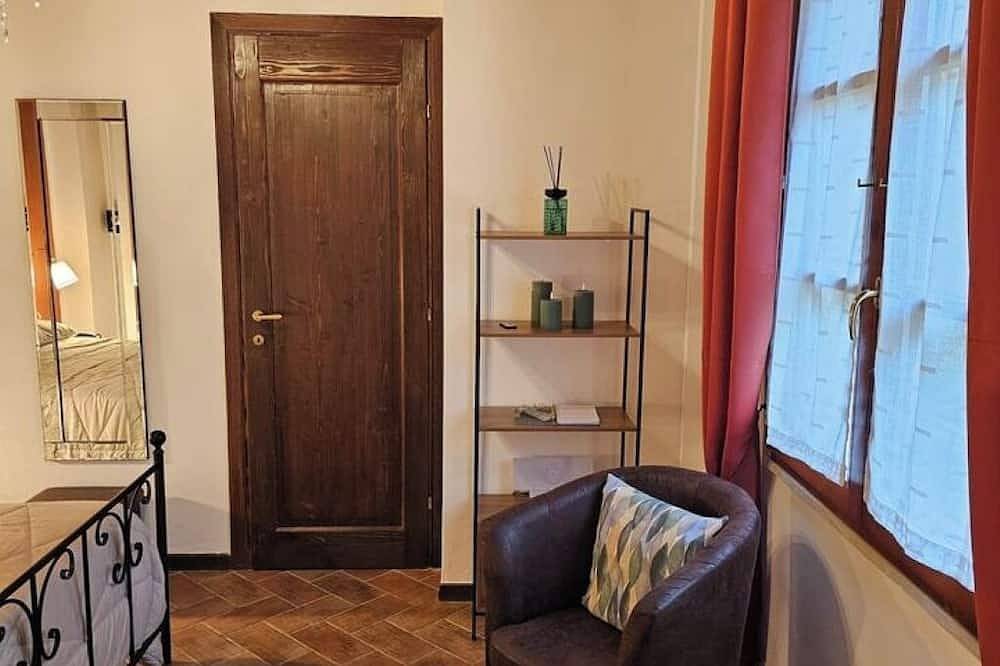 Ganze Wohnung, \"Tuscany Hill\" with swimming pool between San Gimignano and Volterra. in San Vivaldo, Florenz Provinz