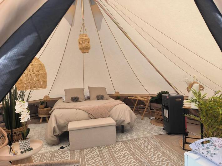 Tente pour 2 personnes, avec vue ainsi que jardin et terrasse dans Allier - 4