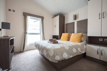 Static Caravan for 4 People in Christchurch, Dorset, Photo 3