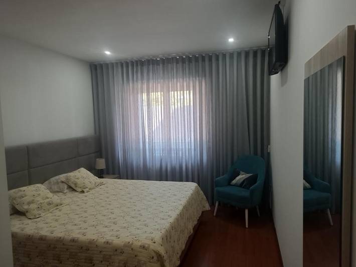 Gîte pour 6 personnes, avec piscine ainsi que vue et jardin dans Fão - 3
