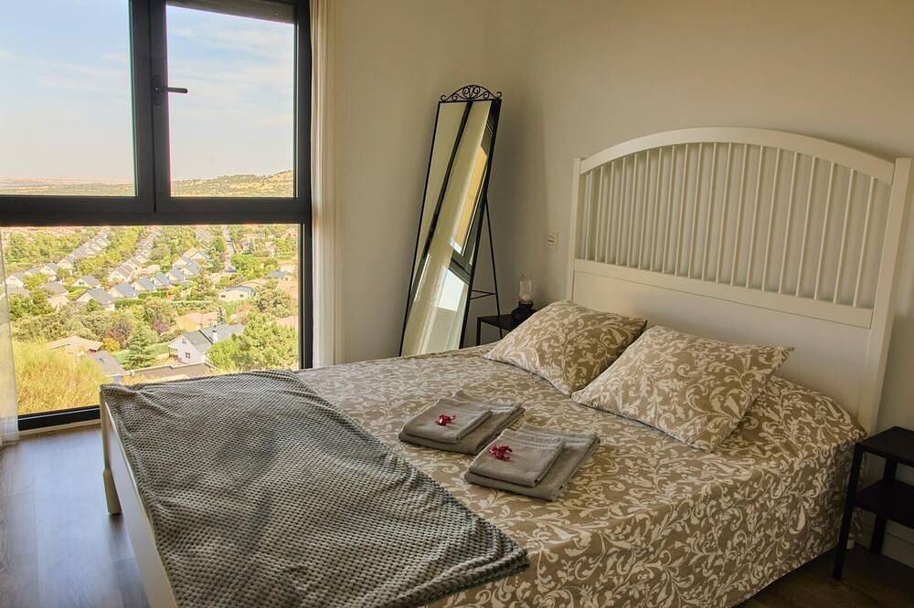 Wonderful views, perfect for couples and families, pets welcome. in El Espinar, Segovia Province