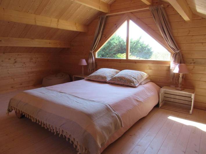 Gîte pour 2 personnes, avec jardin et piscine ainsi que terrasse et vue à Issirac