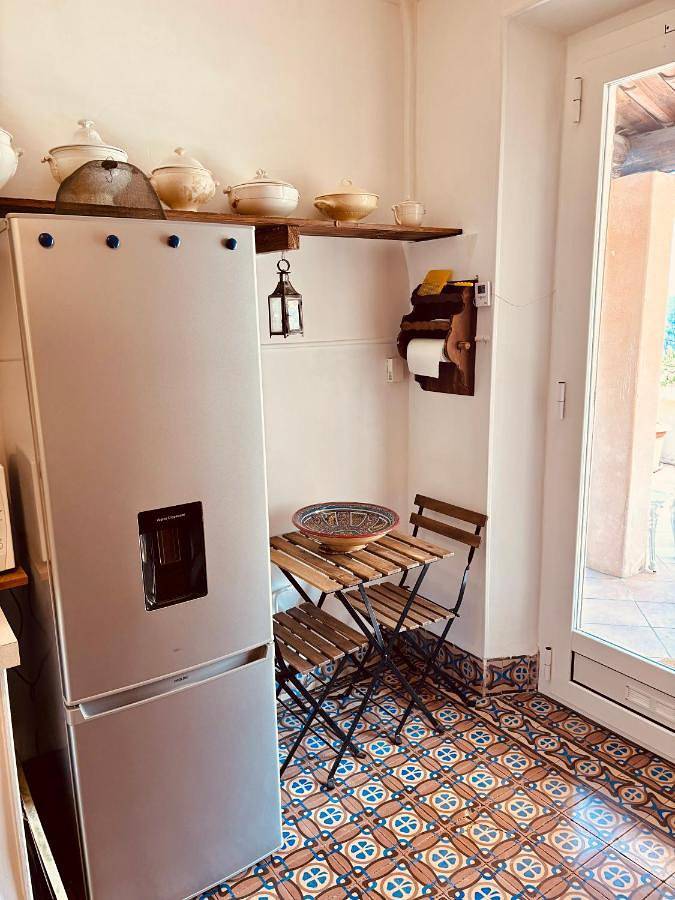 Location de vacances pour 8 personnes, avec jardin et vue, adapté aux familles à Châteauneuf-Villevieille - 2