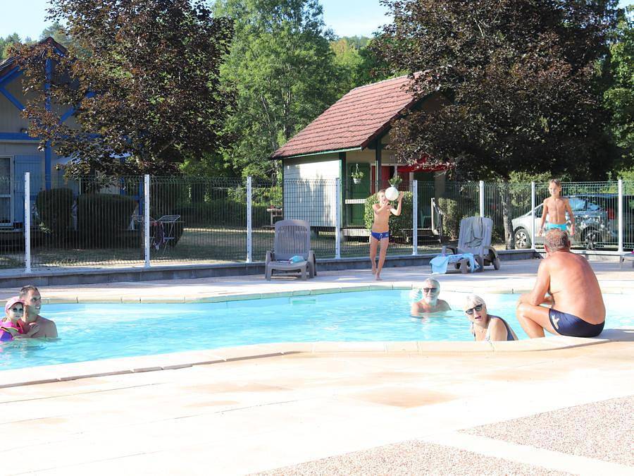 Village Chalets – Le Rû Du Pré - Chalet 4 personnes - confort 4 personnes in Deux Rivières, Région d'Auxerre