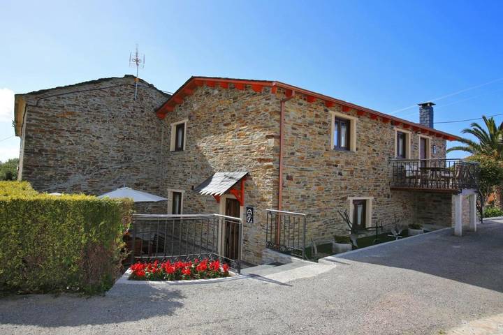 Apartamento para 2 personas, con Balcón y Terraza además de Jardín y Vistas en Ribadeo
