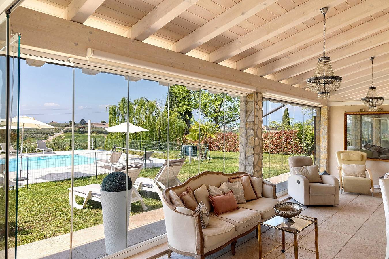 Ganze Wohnung, Apartment „Bardolino Golden Hill“ mit Seeblick, Wlan und Klimaanlage in Bardolino, Gardasee-Berge